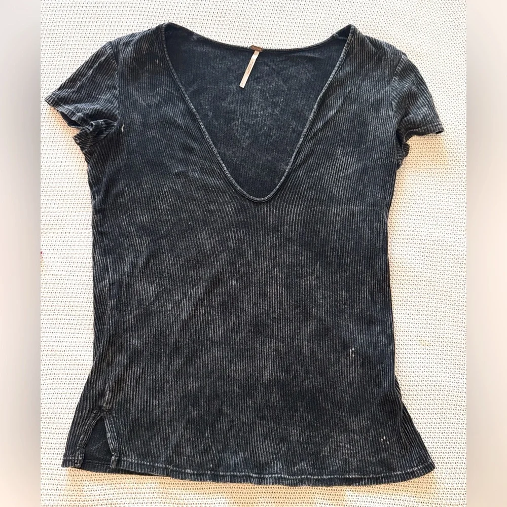 FREE PEOPLE Ribbed Charcoal Grey Black Deep V-Neck Tee T-shirt Top - Picture 2 of 11